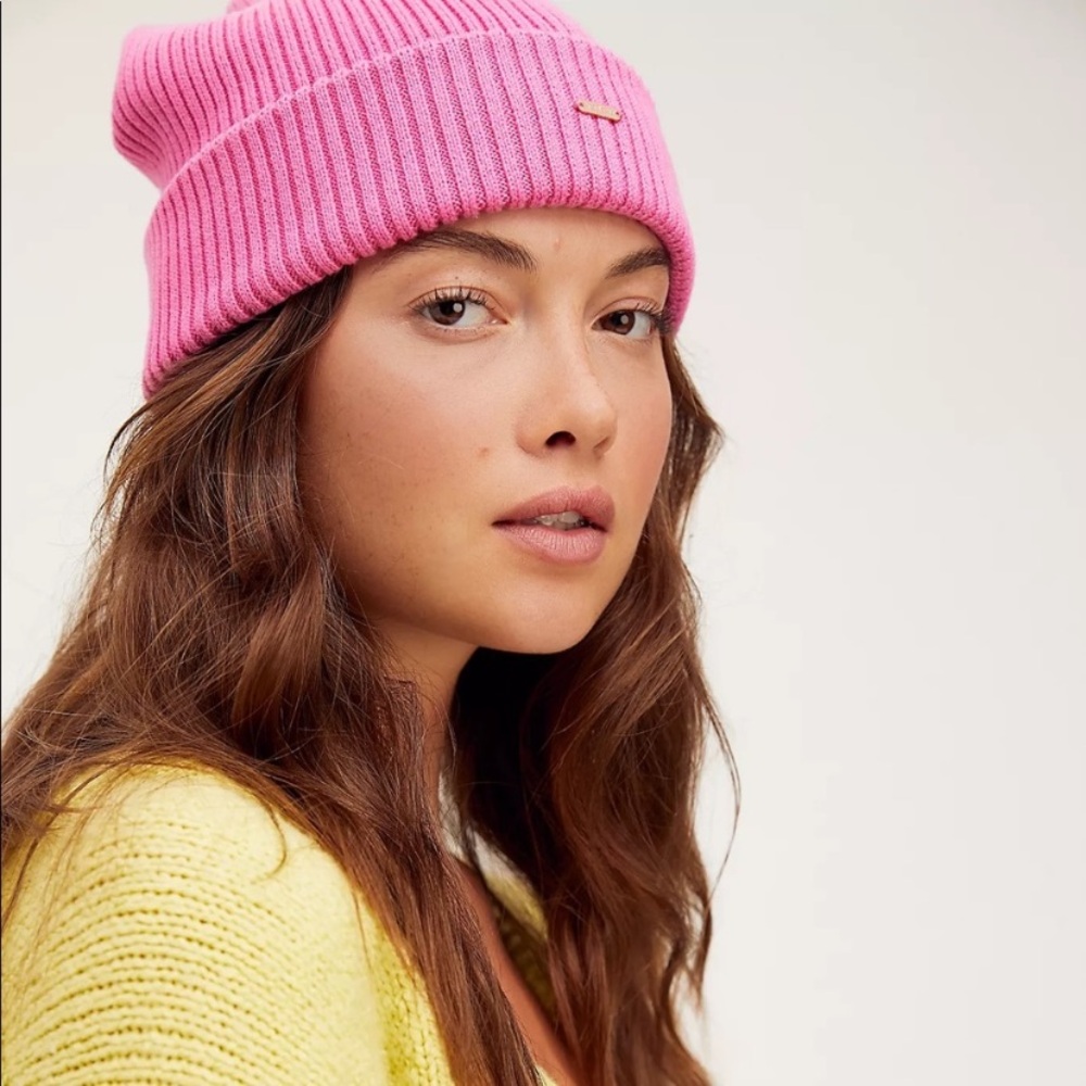 NWOT Free People Outside the Lines Bubblegum Pink Beanie - Picture 3 of 7